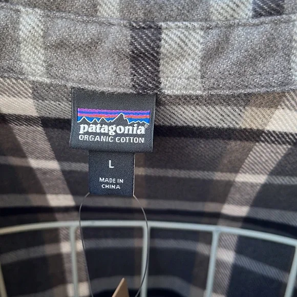 Patagonia fjord flannel shirt, women size large, new with tags - Picture 3 of 6